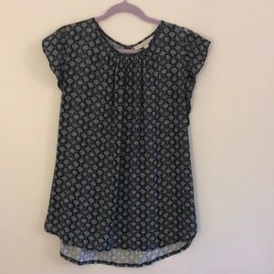 LOFT cap sleeve navy floral flowy top